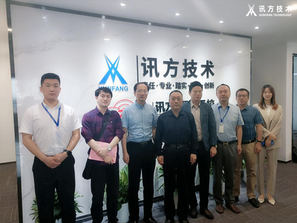 武汉职业技术学院校党委副书记何让波一行莅临K8凯发国际技术武汉基地